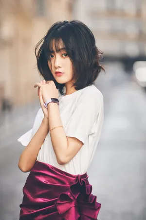 王梓薇甜美浪漫写真图片_1