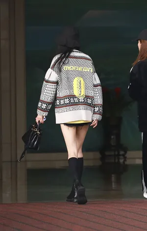杨幂机场私服街拍照图片_4