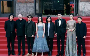 邓恩熙气质活动照图片_1