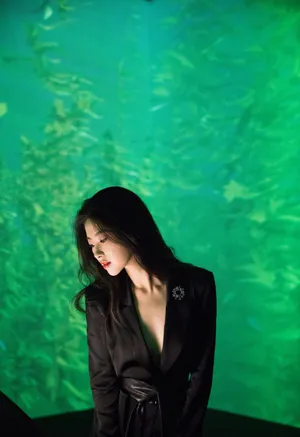 朱珠优雅光影写真图片_7