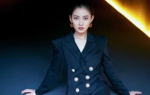 陈钰琪利落干练写真图片