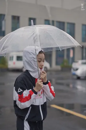 徐若侨清爽时尚街拍图片_8