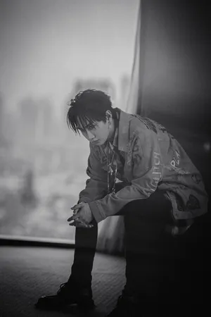 汪苏泷个性黑白写真图片_8