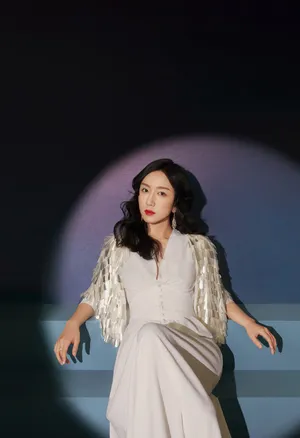 娄艺潇成熟韵味写真图片_6