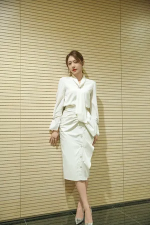 黄梦莹优雅知性写真图片_3
