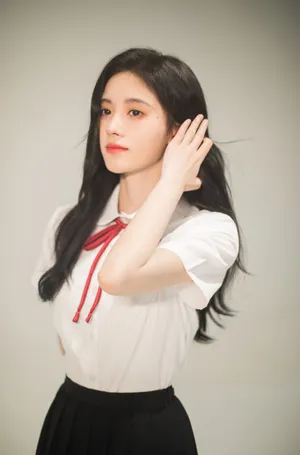 鞠婧祎清纯学生装写真图片