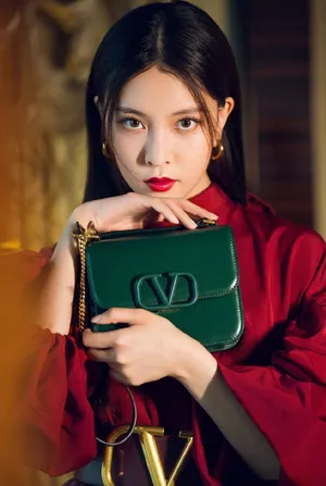 宋妍霏优雅复古活动写真图片
