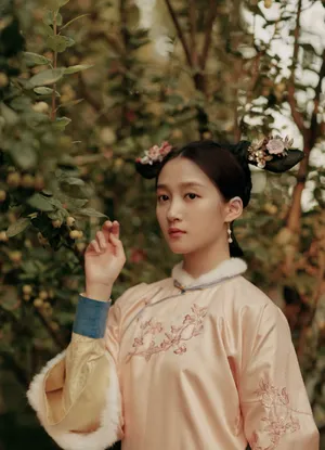 关晓彤《遇见天坛》唯美古装图片