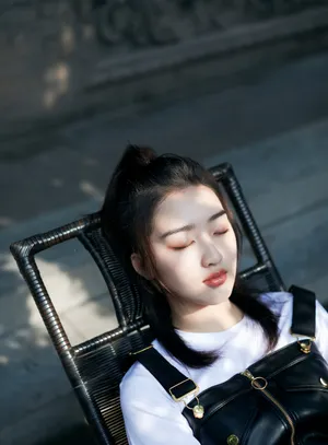 邓恩熙灵动少女甜美图片_1