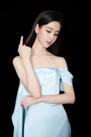 陈都灵蓝色长裙优雅写真图片_2