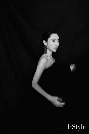 曲尼次仁性感写真图片_2