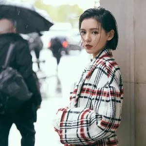 张予曦红唇性感写真图片