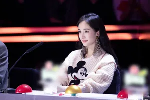 杨幂中国达人秀初秋写真_6