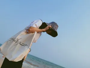 谭松韵海边私服照图片_1