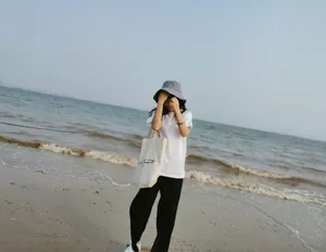 谭松韵海边私服照图片_2