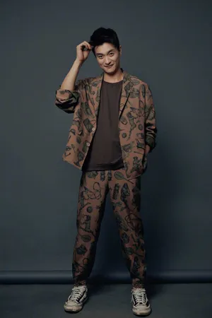周一围气质型男写真图片