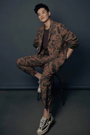 周一围气质型男写真图片_5