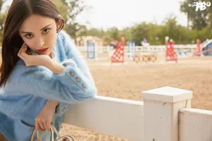 古力娜扎精致典雅写真图片_4