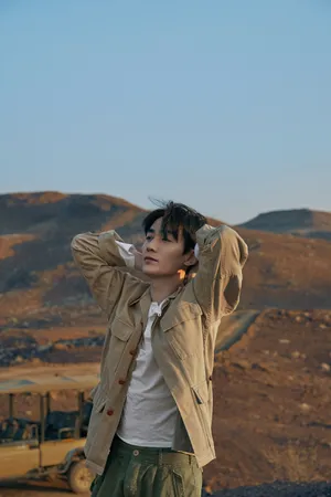 朱一龙自由洒脱写真图片_4