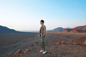 朱一龙自由洒脱写真图片_6
