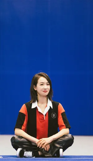 宋茜运动系时尚性感写真图片_2