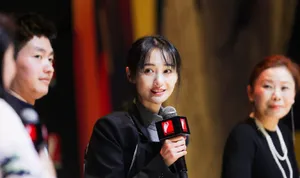 郑爽黑色西装性感活动照图片_3