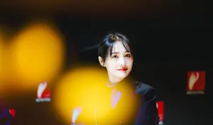 郑爽黑色西装性感活动照图片_8