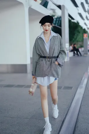 张俪红唇美腿性感街拍图片_4