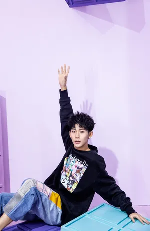 刘家祎青春帅气写真图片