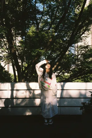 李菲儿清新简洁街拍写真图片_11