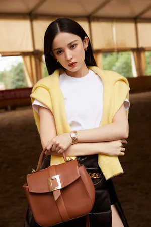 古力娜扎时尚温婉写真图片_2