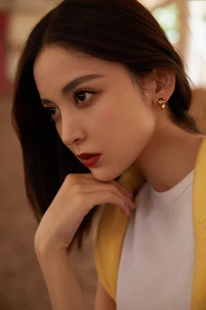 古力娜扎时尚温婉写真图片_4