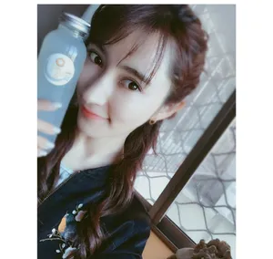曲尼次仁性感生活照图片_4