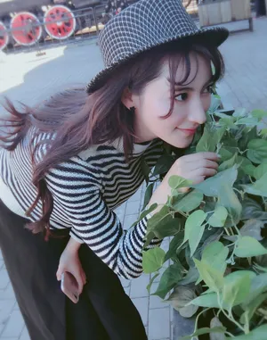 曲尼次仁清新甜美生活照图片_8