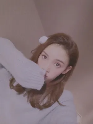 陈瑶灵动俏皮私服照图片