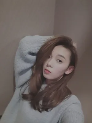 陈瑶灵动俏皮私服照图片