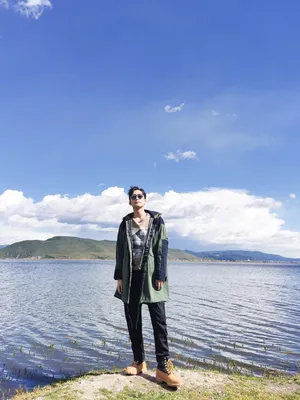 张彬彬清爽帅气旅拍照图片