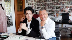 吴亦凡黑色夹克帅气图片_2