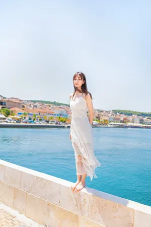 迪丽热巴婚纱性感写真图片_2