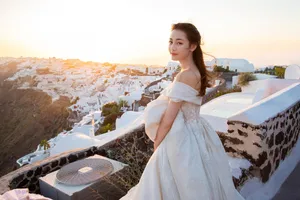 迪丽热巴唯美迷人婚纱写真图片_4