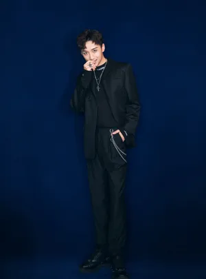 李泊文帅气活动照图片