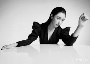 曲尼次仁黑白质感写真图片_3