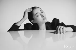 曲尼次仁黑白质感写真图片_6