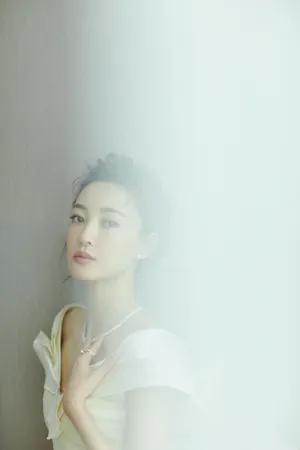 王丽坤纯色长裙优雅写真图片_3
