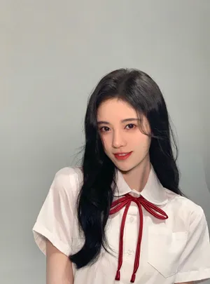 鞠婧祎学生装甜美写真图片_5