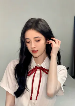 鞠婧祎学生装甜美写真图片_6
