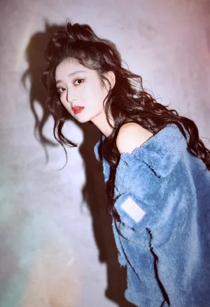 戚砚笛前卫摩登写真图片_3