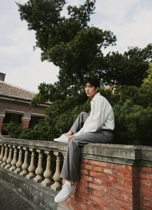 井柏然简约精致活动写真图片_3