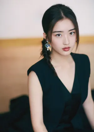 邓恩熙平遥电影节优雅写真图片
