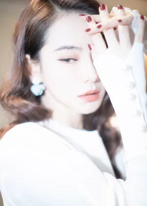 戚薇精致优雅写真图片_5